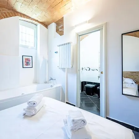 Διαμέρισμα Private Jacuzzi Retreat Romantic In Grosseto's Historic Center *