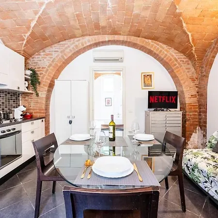 Private Jacuzzi Retreat Romantic In Grosseto's Historic Center Διαμέρισμα